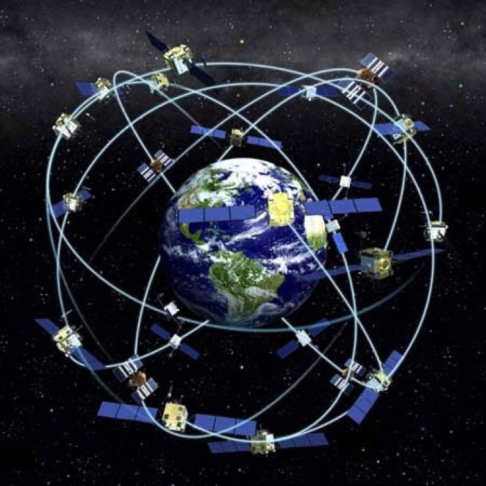 Satélites de Posicionamiento Global, orbitando al planeta Tierra.